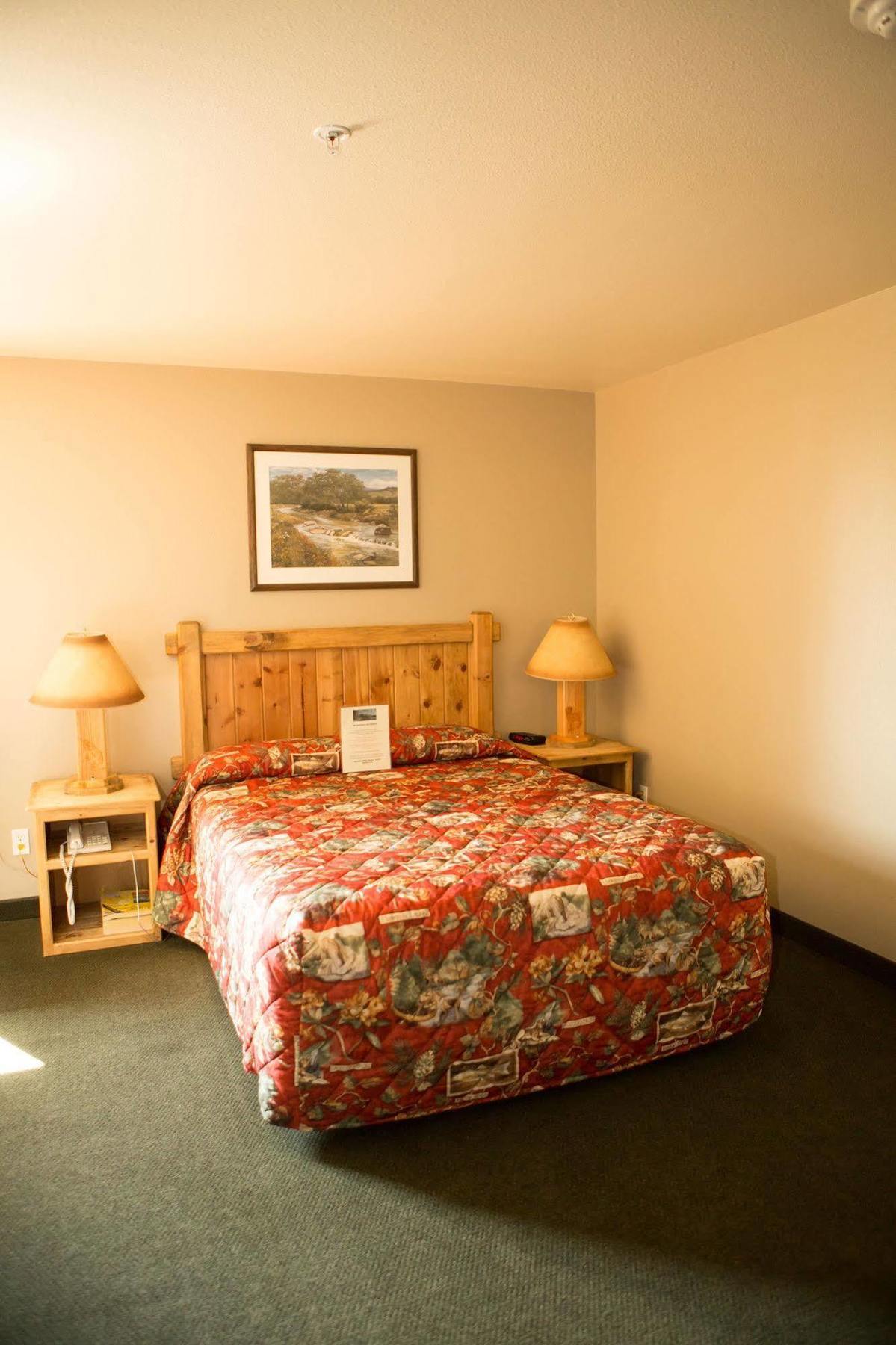 Boulder Creek Inn Donnelly Dış mekan fotoğraf