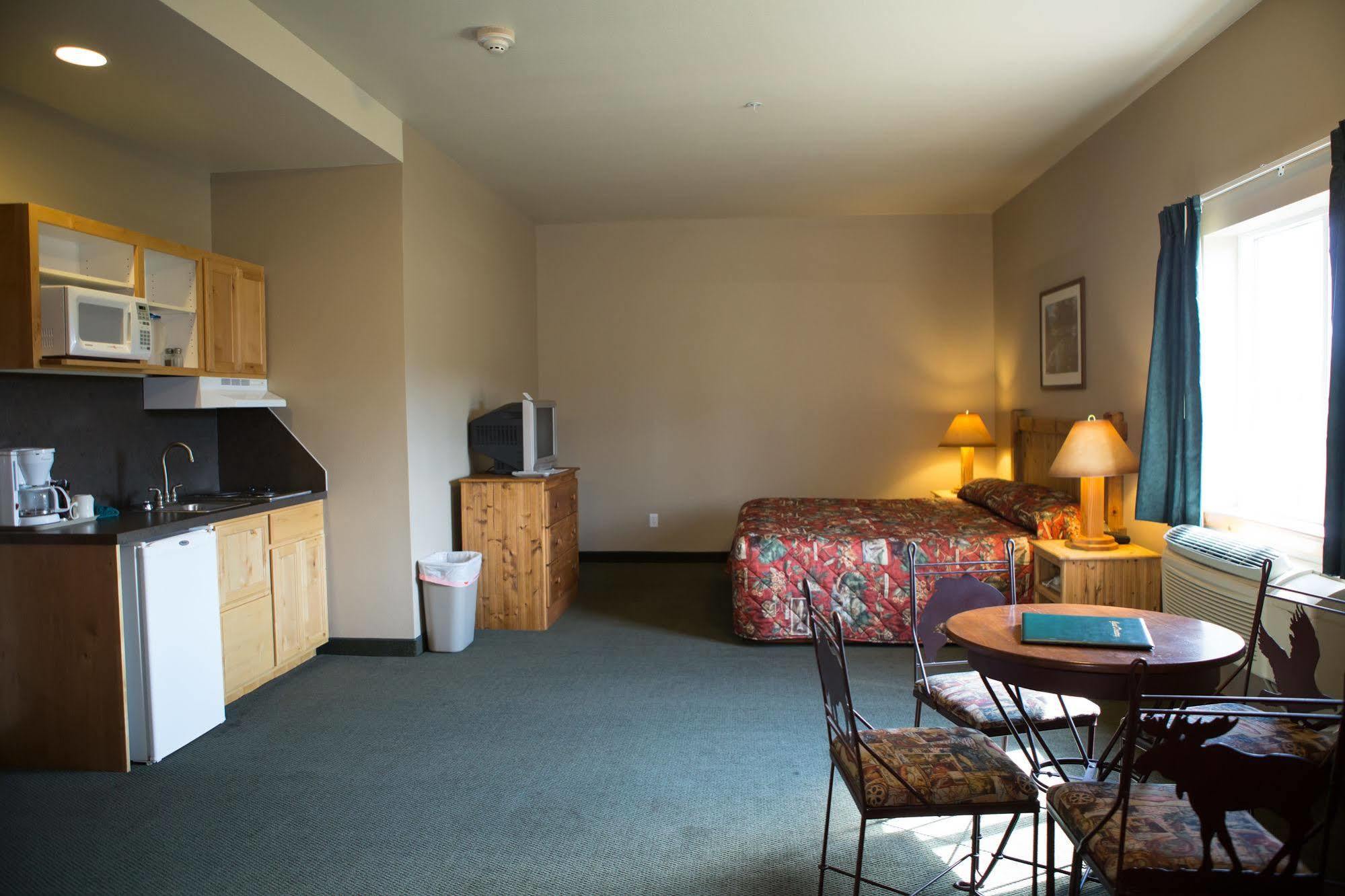 Boulder Creek Inn Donnelly Dış mekan fotoğraf